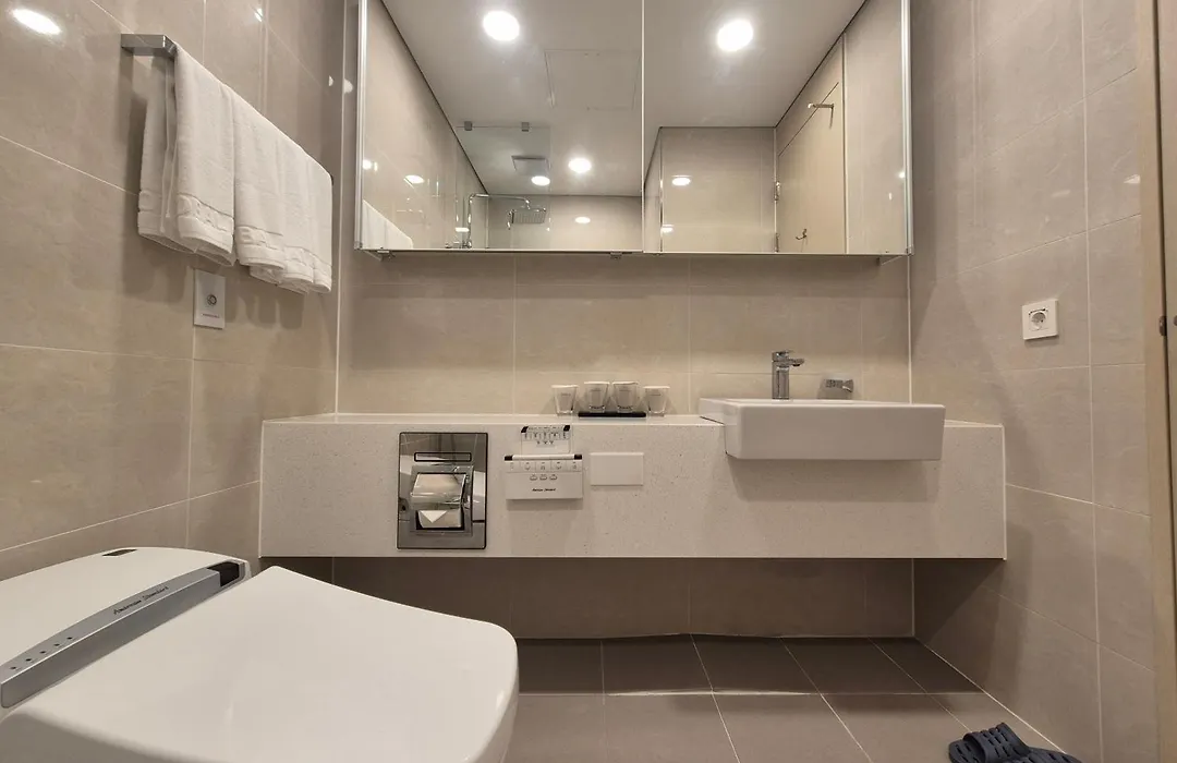 Incheon Airport Global Hotel & Suites-1
